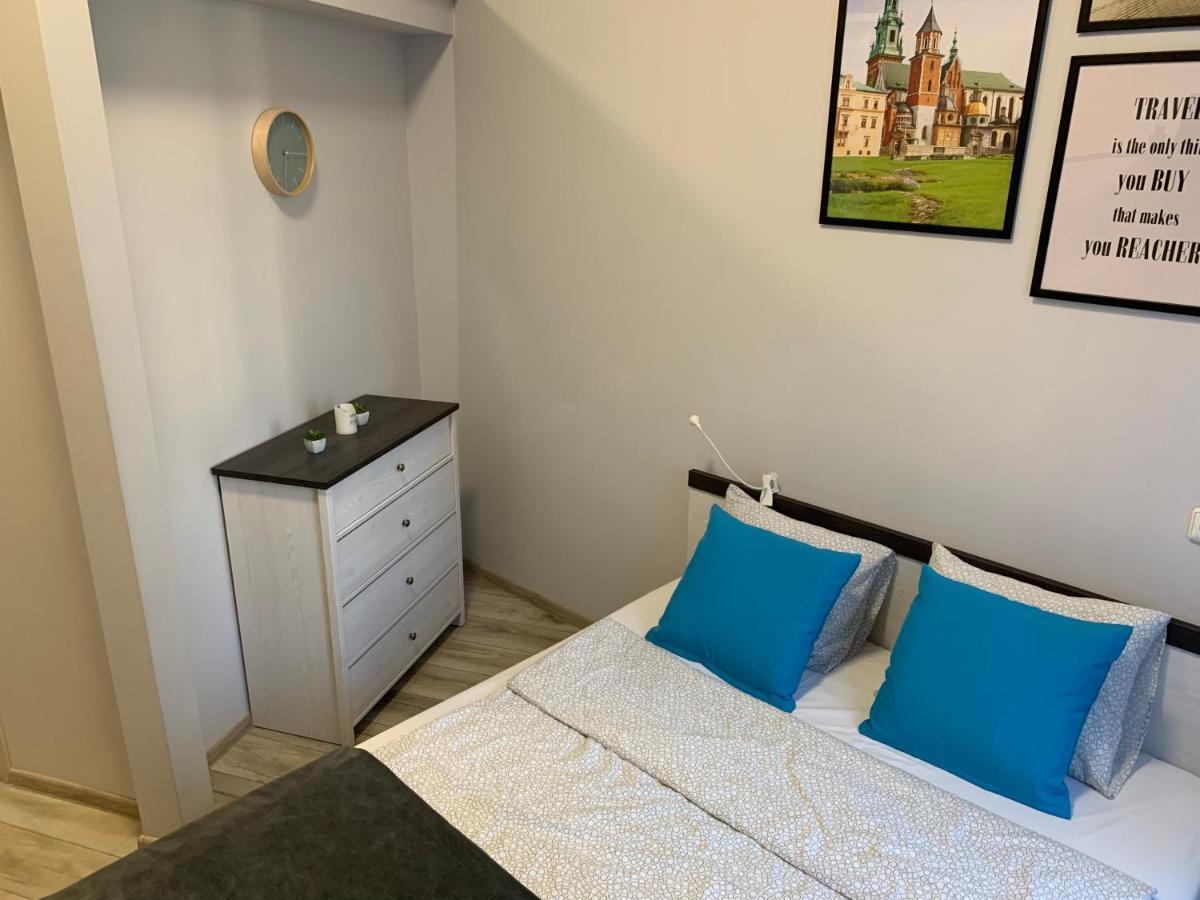 Discover Cracow Aparthostel クラクフ エクステリア 写真