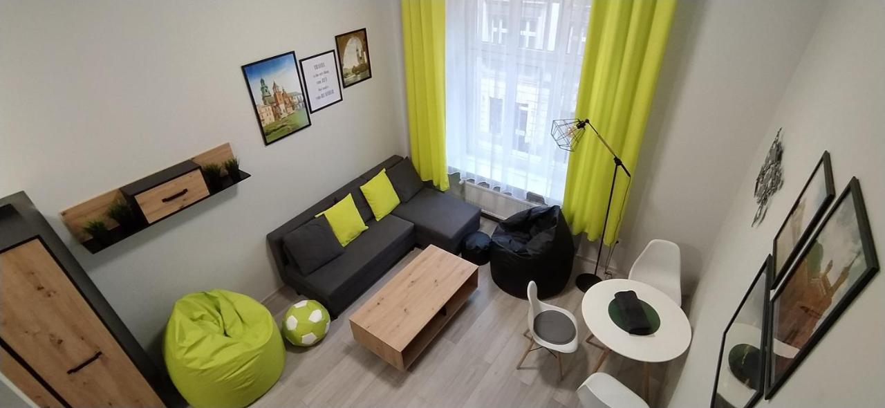 Discover Cracow Aparthostel クラクフ エクステリア 写真